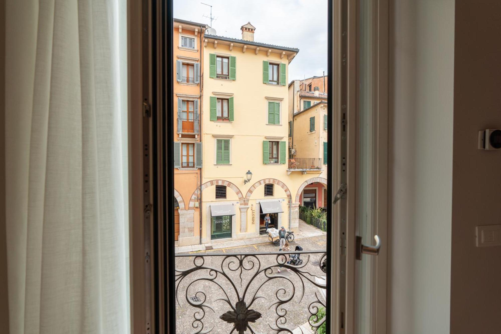 Palazzo Biasini By Postcardsfrom Verona Exterior foto