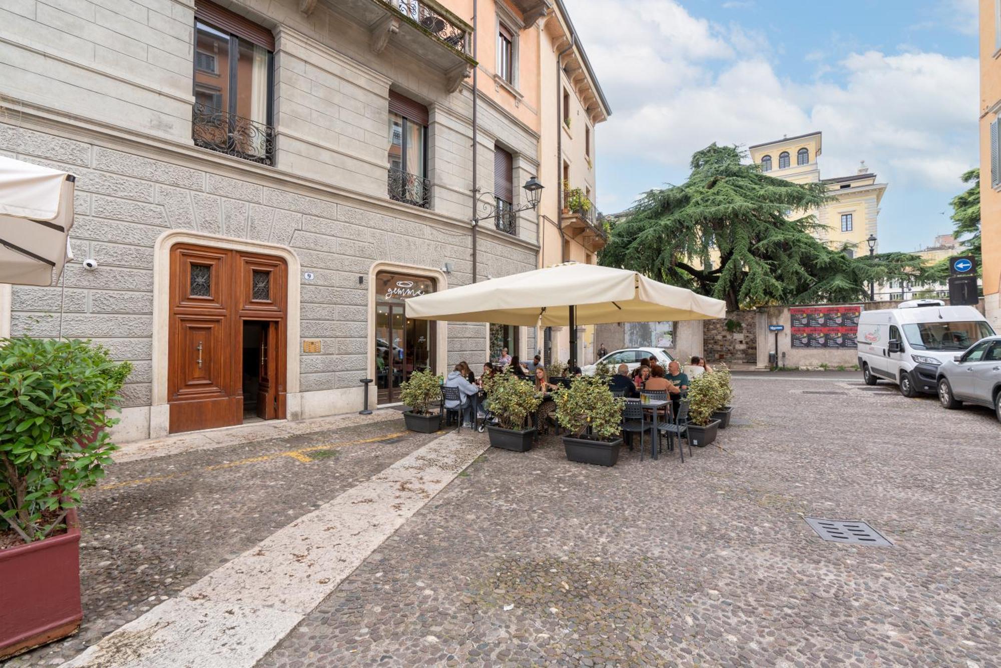 Palazzo Biasini By Postcardsfrom Verona Exterior foto