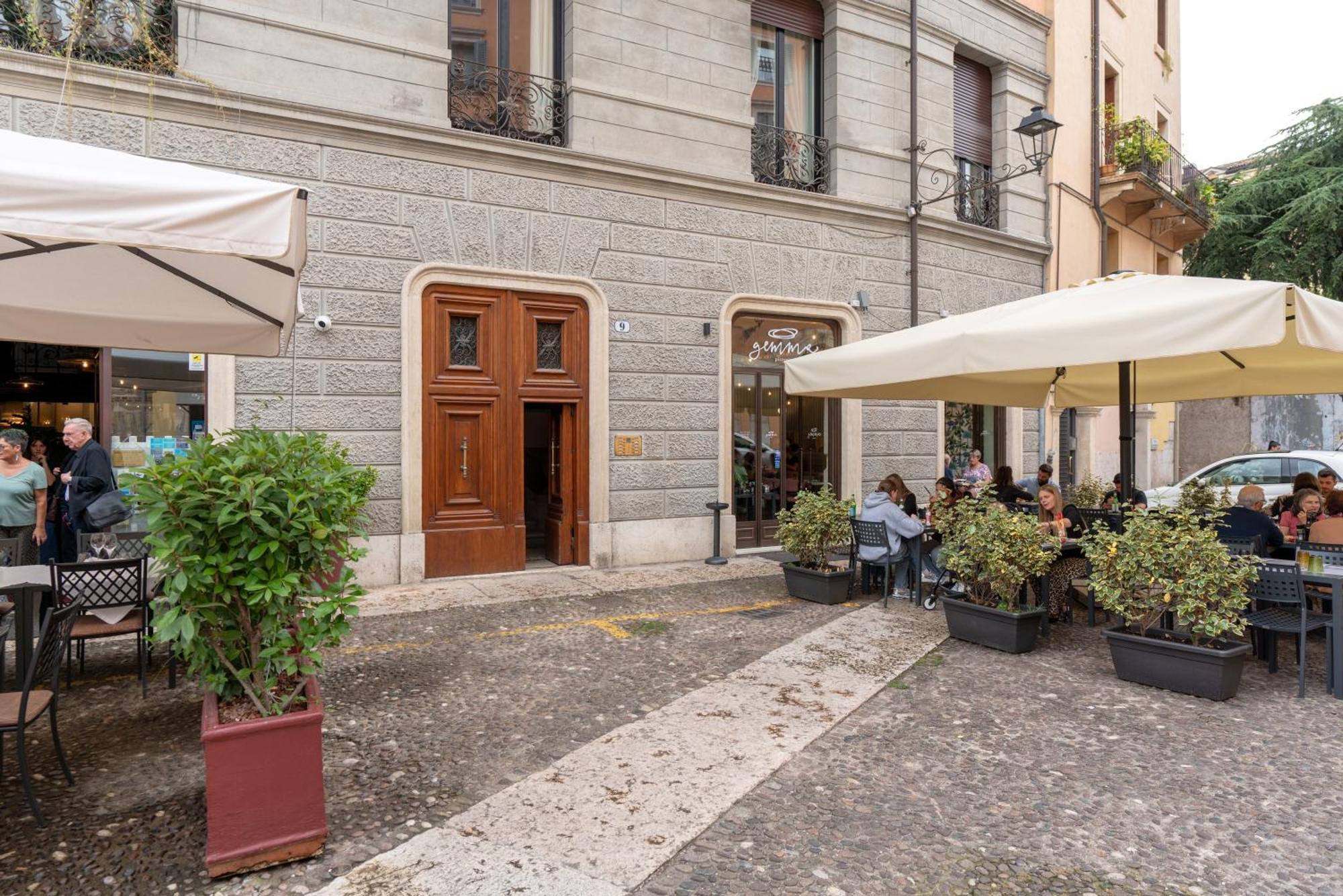 Palazzo Biasini By Postcardsfrom Verona Exterior foto